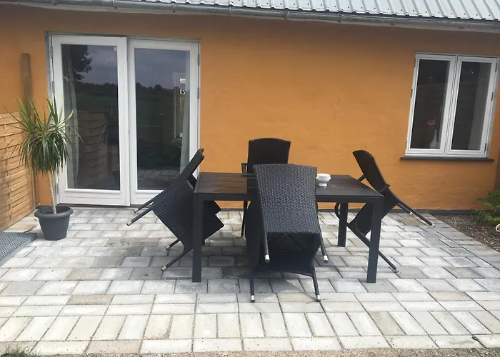 Ad Apartment
