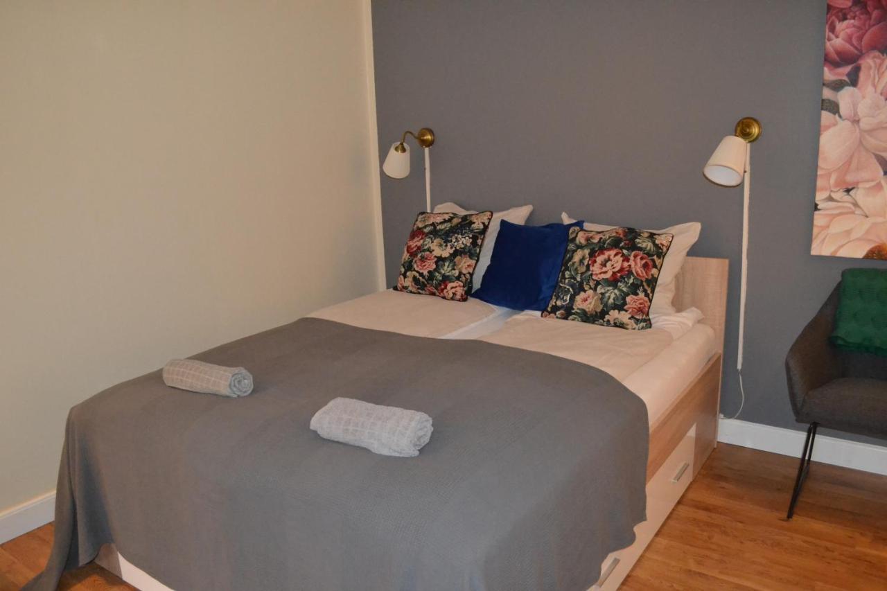 Apartment Ad