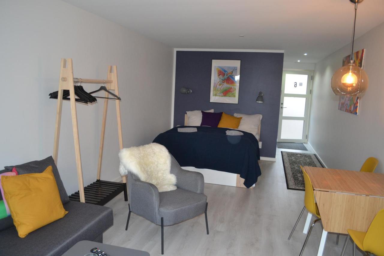 Ad Apartment *