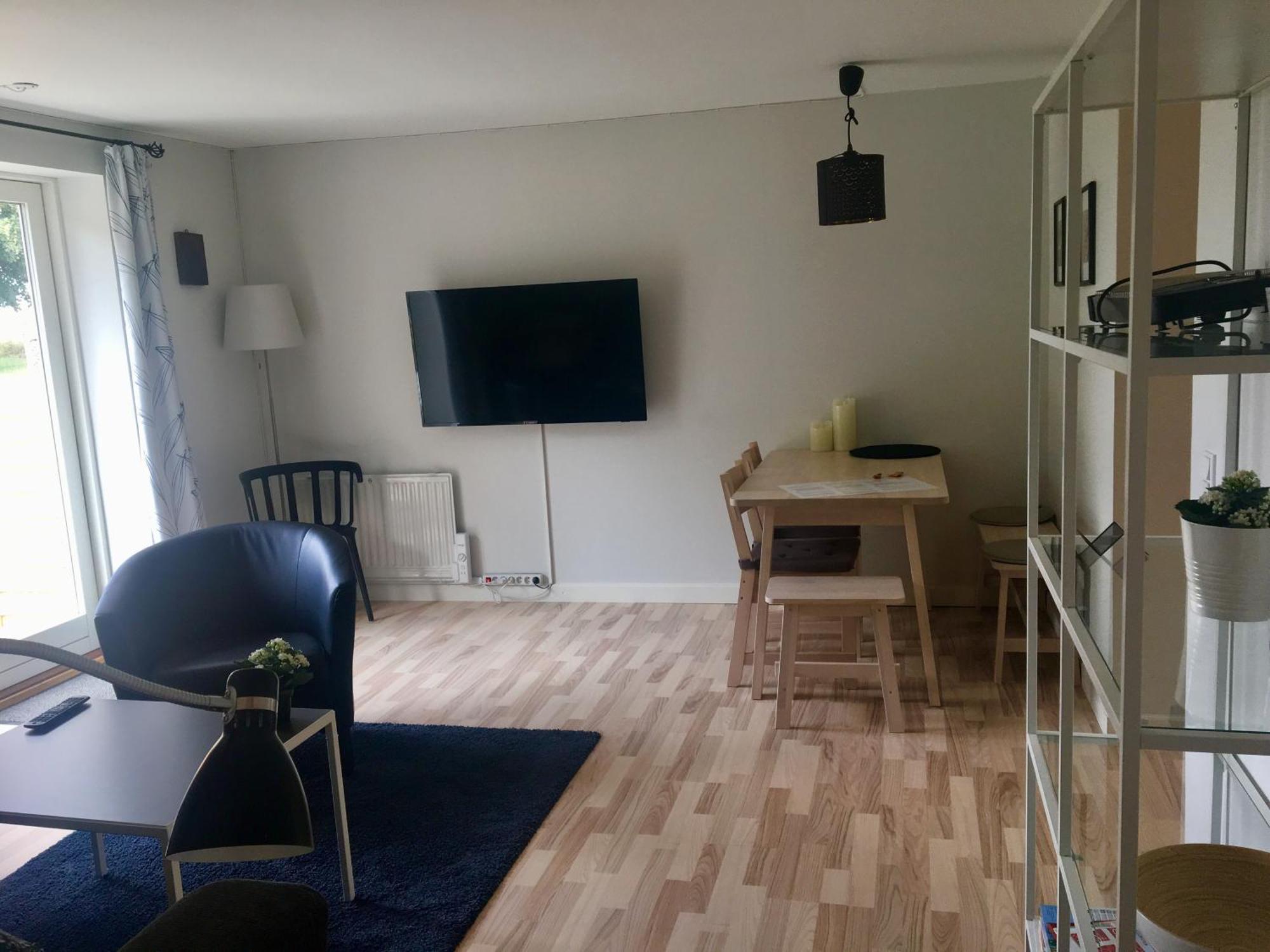 Apartment Ad *