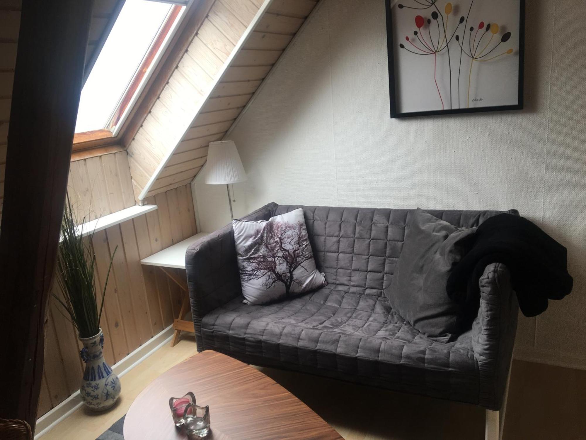 Ad Apartment